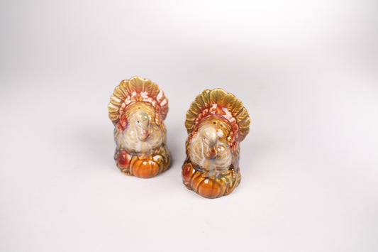 Vintage Turkey Salt & Pepper Shakers. Lot #99